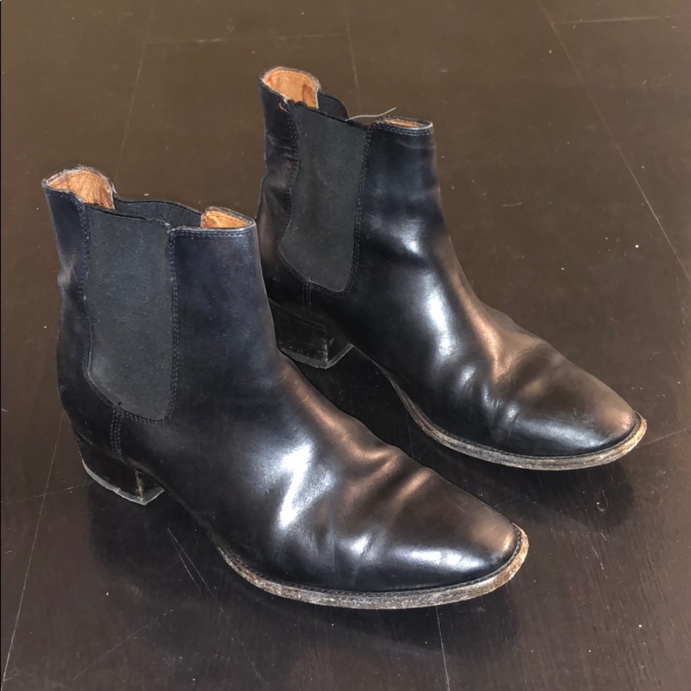 Dara Frye Chelsea Boots